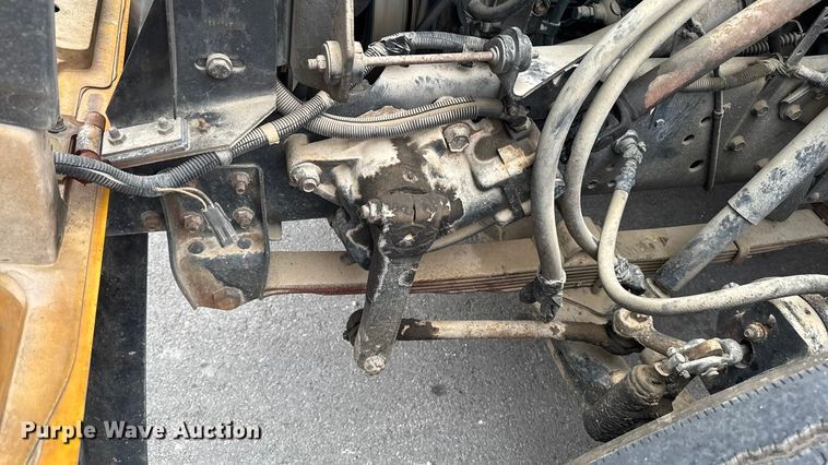 image for item EA2102 1993 International 3800 RV