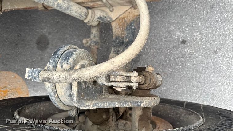 image for item EA2102 1993 International 3800 RV