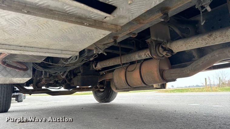 image for item EA2102 1993 International 3800 RV