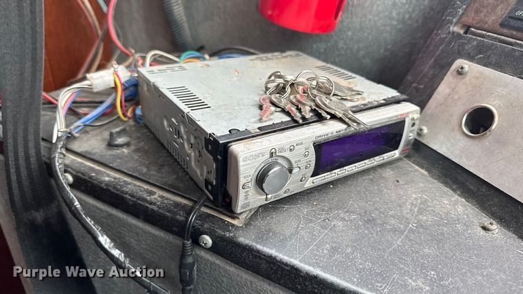 image for item EA2102 1993 International 3800 RV