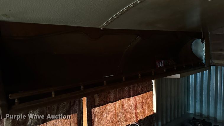 image for item EA2102 1993 International 3800 RV