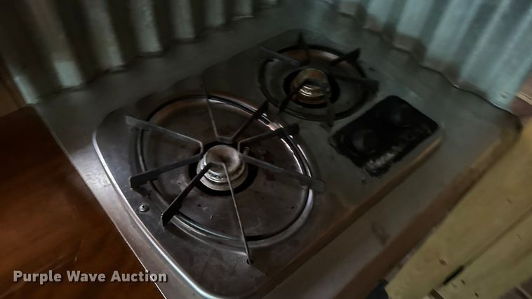 image for item EA2102 1993 International 3800 RV