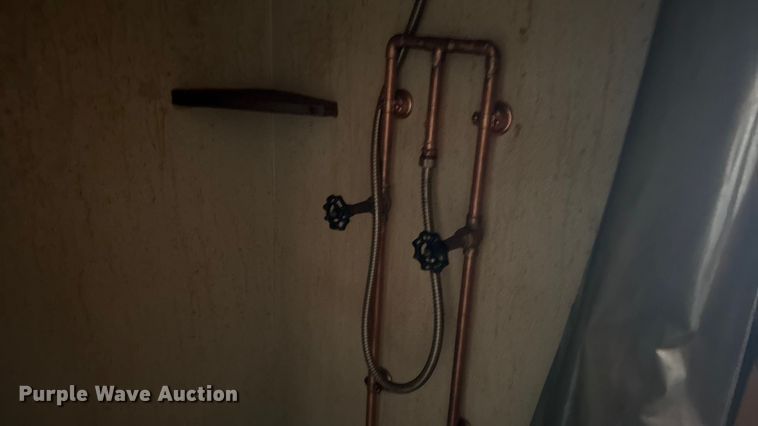 image for item EA2102 1993 International 3800 RV