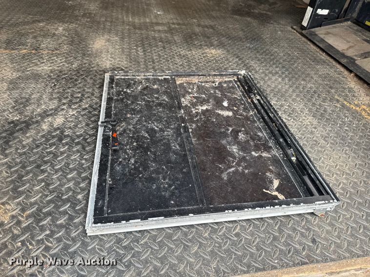 image for item EA2102 1993 International 3800 RV