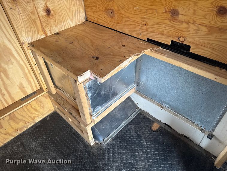 image for item EA2102 1993 International 3800 RV