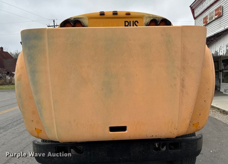 image for item EA2102 1993 International 3800 RV