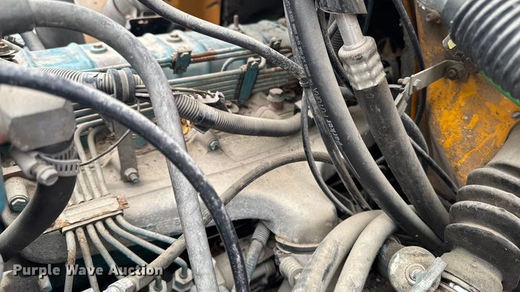 image for item EA2102 1993 International 3800 RV