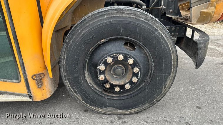 image for item EA2102 1993 International 3800 RV