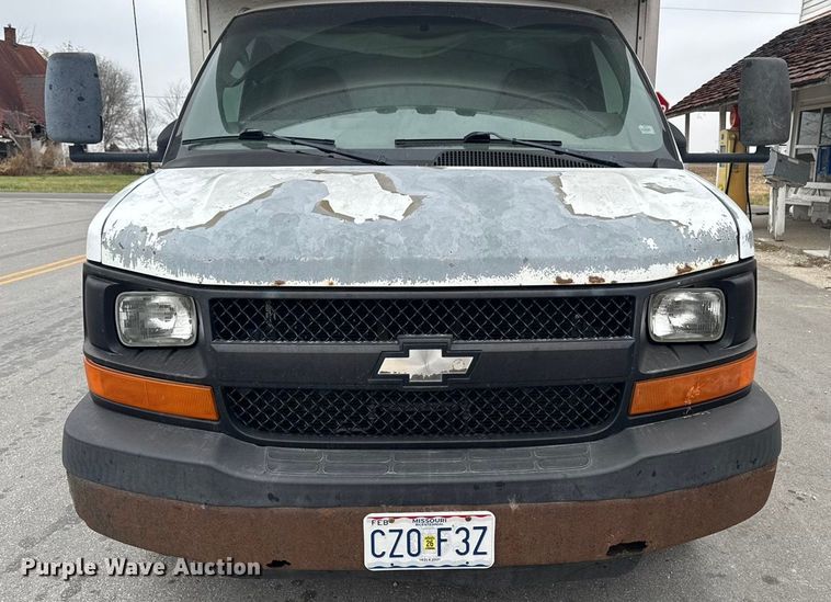 image for item EA2104 2008 Chevrolet Express 3500 box truck