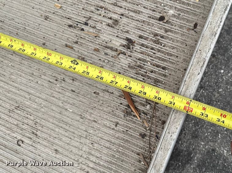 image for item EA2104 2008 Chevrolet Express 3500 box truck