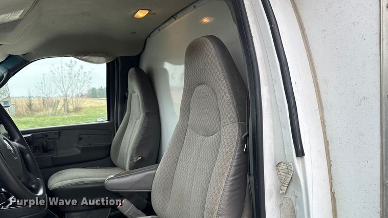 image for item EA2104 2008 Chevrolet Express 3500 box truck