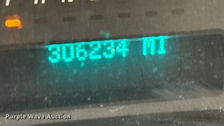 image for item EA2104 2008 Chevrolet Express 3500 box truck