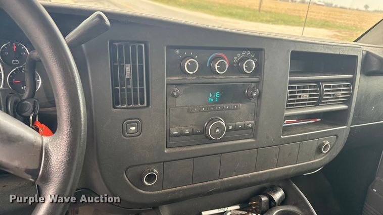 image for item EA2104 2008 Chevrolet Express 3500 box truck