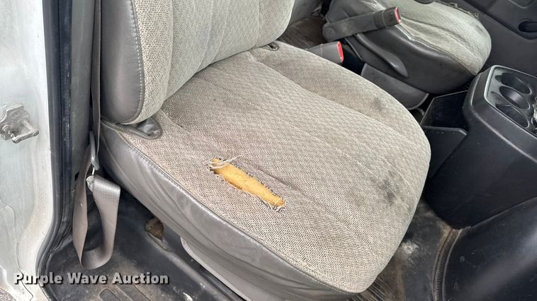 image for item EA2104 2008 Chevrolet Express 3500 box truck