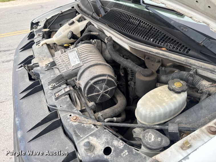 image for item EA2104 2008 Chevrolet Express 3500 box truck