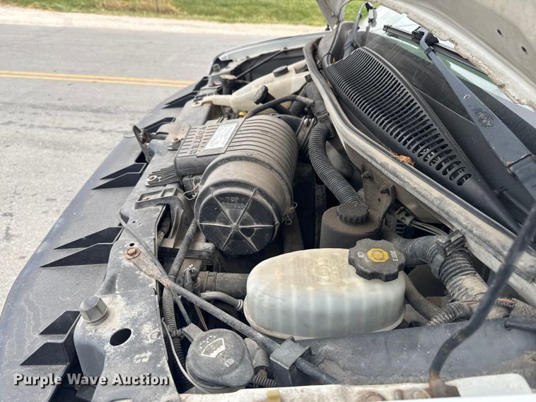 image for item EA2104 2008 Chevrolet Express 3500 box truck