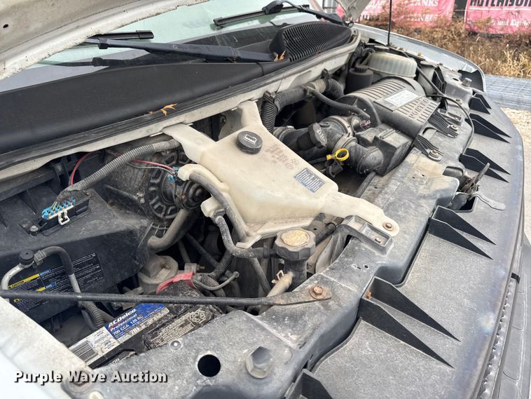 image for item EA2104 2008 Chevrolet Express 3500 box truck