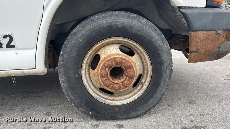 image for item EA2104 2008 Chevrolet Express 3500 box truck