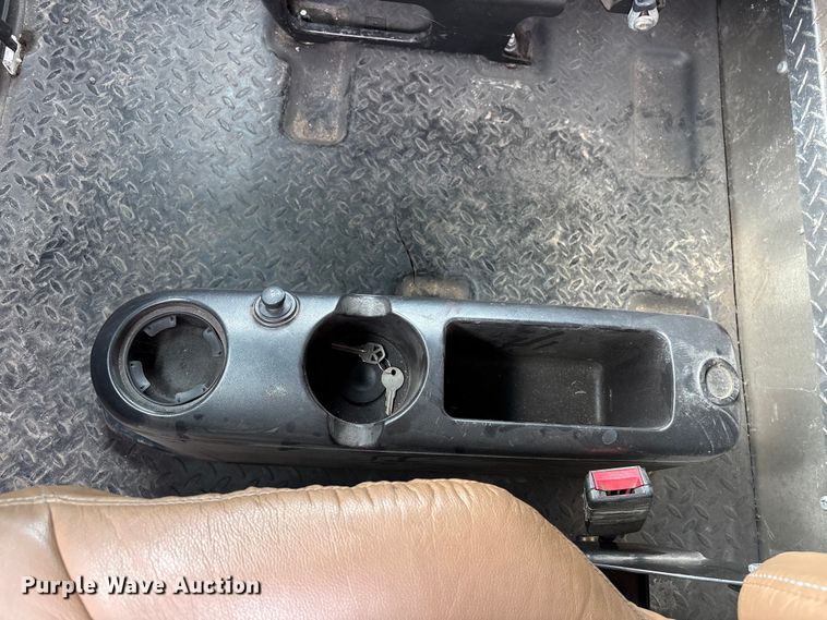 image for item EA7015 2005 Chevrolet C5500 delivery truck