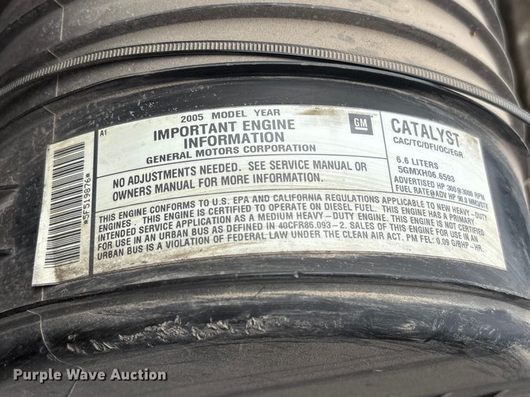 image for item EA7015 2005 Chevrolet C5500 delivery truck