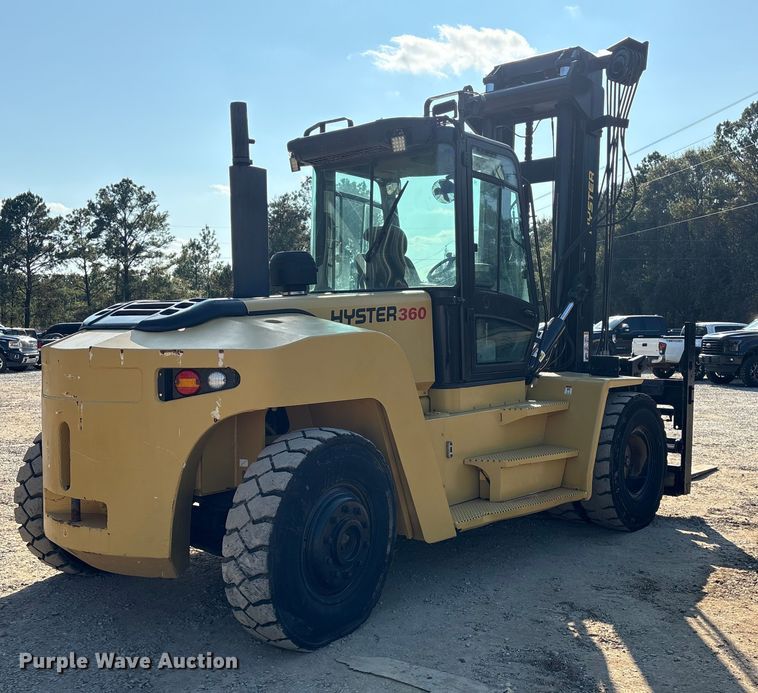 image for item EA7037 2010 Hyster H360HD forklift