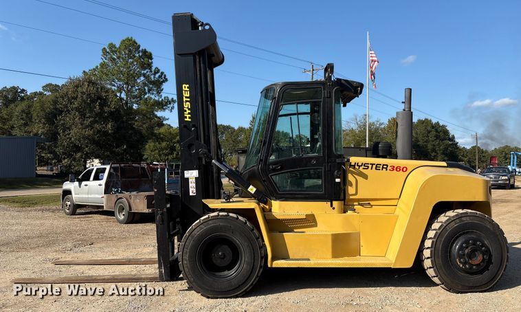 image for item EA7037 2010 Hyster H360HD forklift