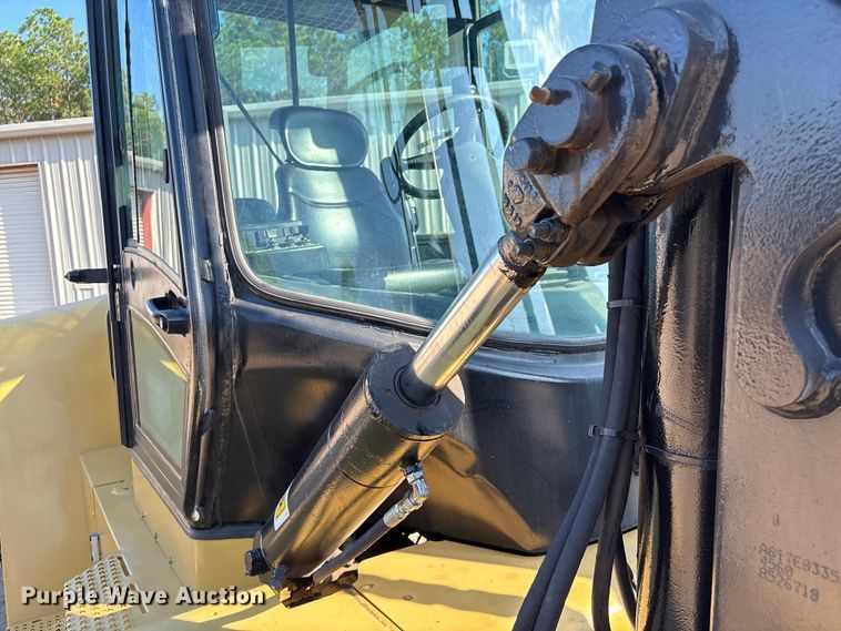 image for item EA7037 2010 Hyster H360HD forklift