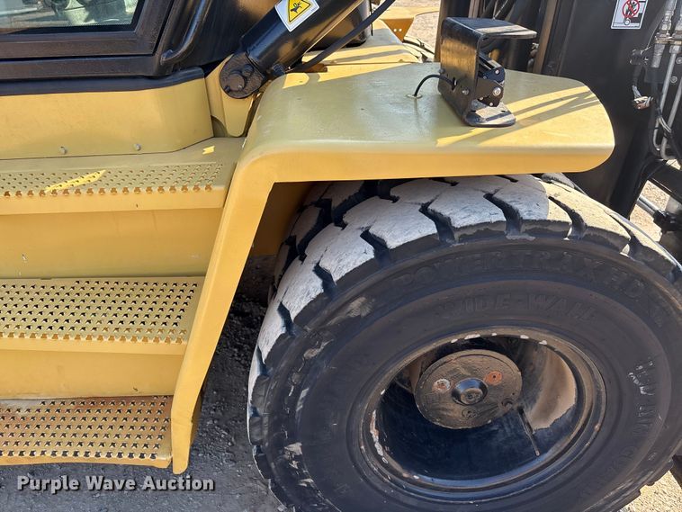 image for item EA7037 2010 Hyster H360HD forklift