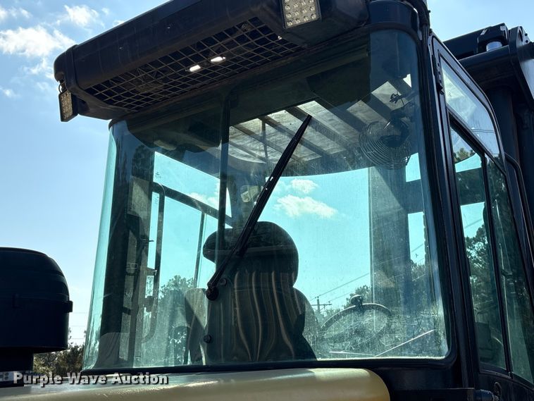 image for item EA7037 2010 Hyster H360HD forklift