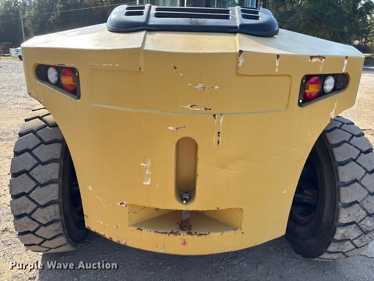 image for item EA7037 2010 Hyster H360HD forklift