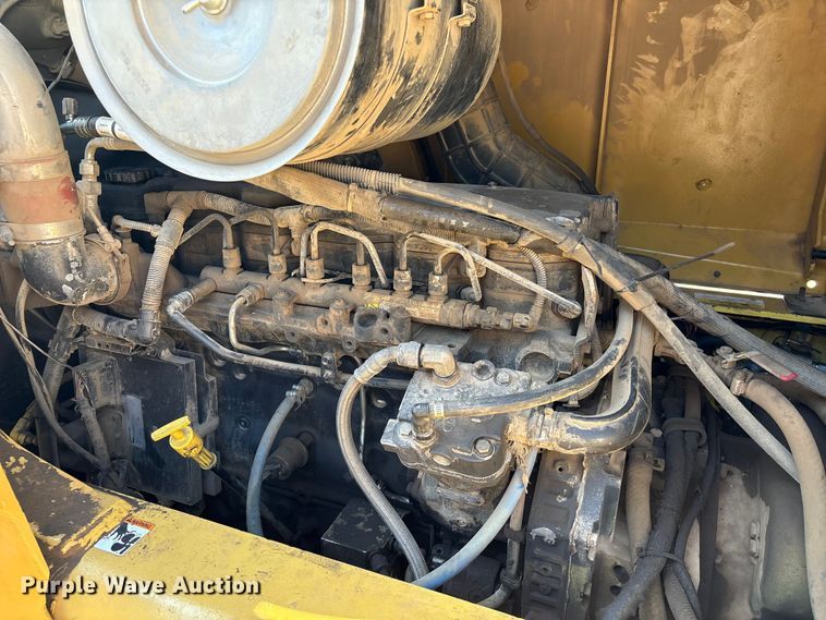 image for item EA7037 2010 Hyster H360HD forklift