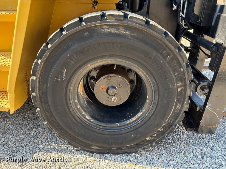 image for item EA7037 2010 Hyster H360HD forklift