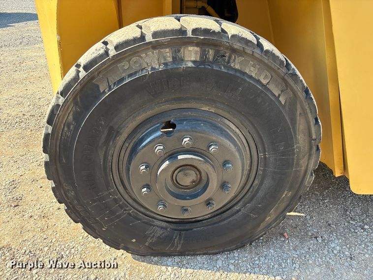 image for item EA7037 2010 Hyster H360HD forklift