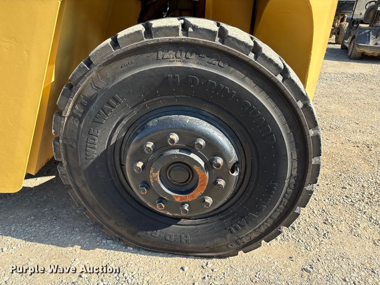 image for item EA7037 2010 Hyster H360HD forklift