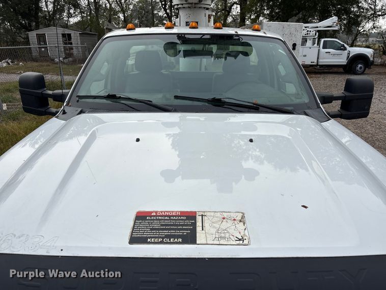 image for item EA7119 2011 Ford F450 Super Duty bucket truck