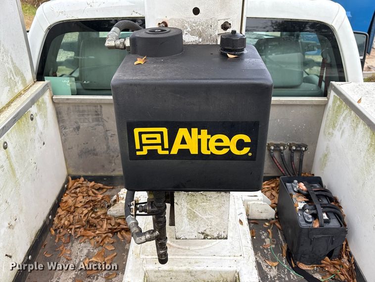 image for item EA7119 2011 Ford F450 Super Duty bucket truck