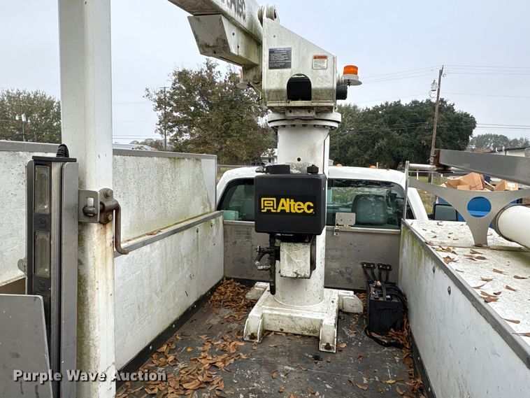 image for item EA7119 2011 Ford F450 Super Duty bucket truck