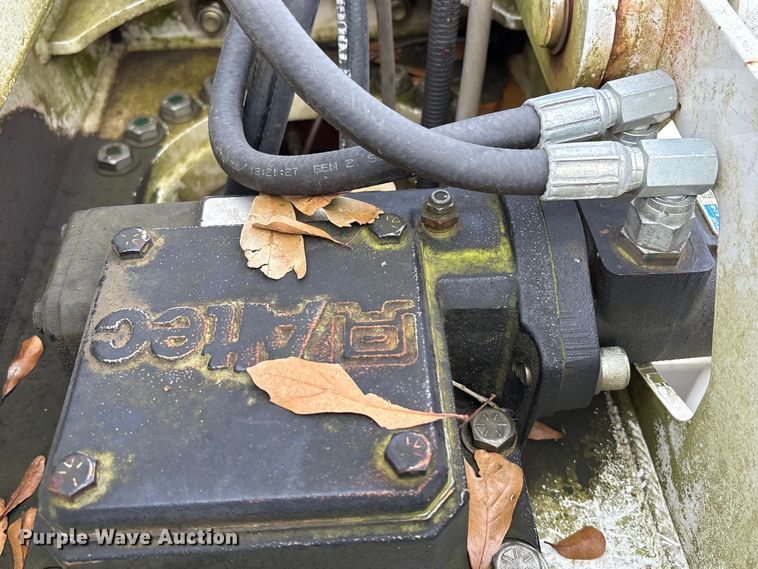 image for item EA7119 2011 Ford F450 Super Duty bucket truck