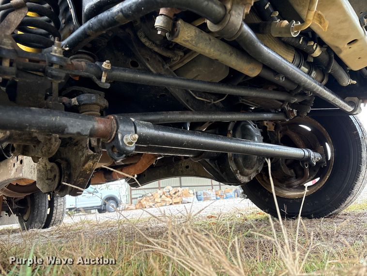 image for item EA7119 2011 Ford F450 Super Duty bucket truck