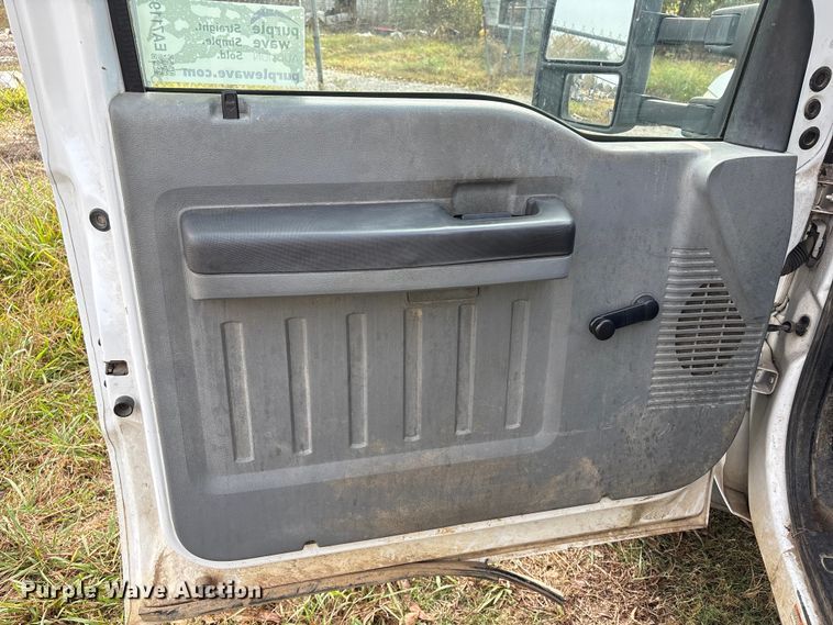 image for item EA7119 2011 Ford F450 Super Duty bucket truck