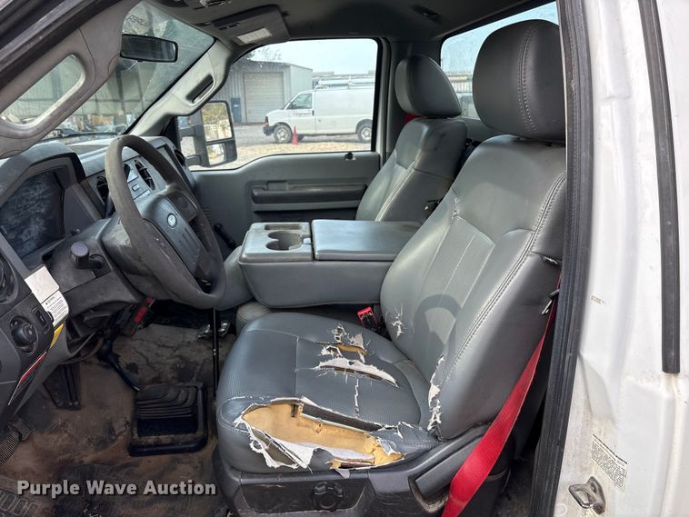 image for item EA7119 2011 Ford F450 Super Duty bucket truck