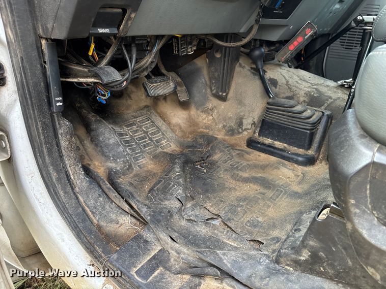 image for item EA7119 2011 Ford F450 Super Duty bucket truck