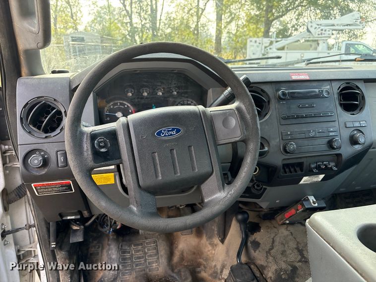 image for item EA7119 2011 Ford F450 Super Duty bucket truck