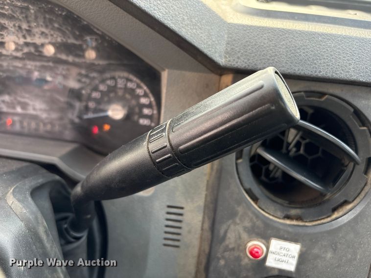 image for item EA7119 2011 Ford F450 Super Duty bucket truck