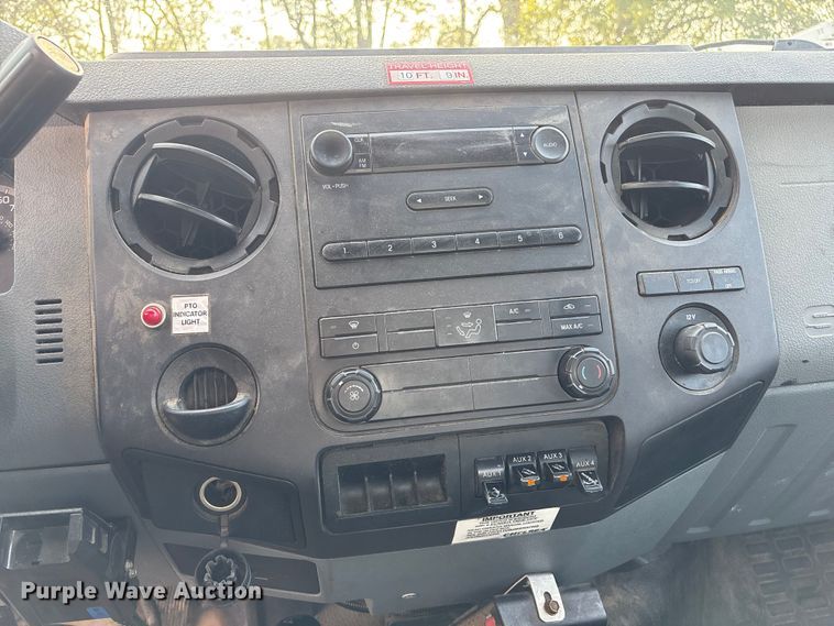 image for item EA7119 2011 Ford F450 Super Duty bucket truck