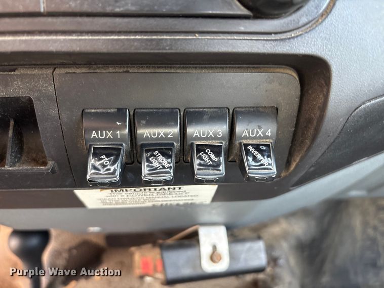 image for item EA7119 2011 Ford F450 Super Duty bucket truck