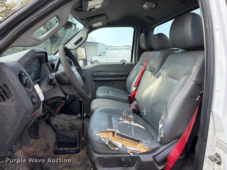 image for item EA7119 2011 Ford F450 Super Duty bucket truck