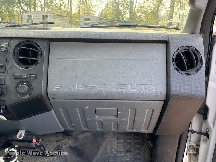 image for item EA7119 2011 Ford F450 Super Duty bucket truck