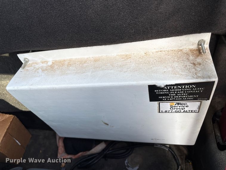 image for item EA7119 2011 Ford F450 Super Duty bucket truck