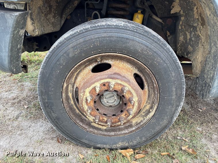 image for item EA7119 2011 Ford F450 Super Duty bucket truck